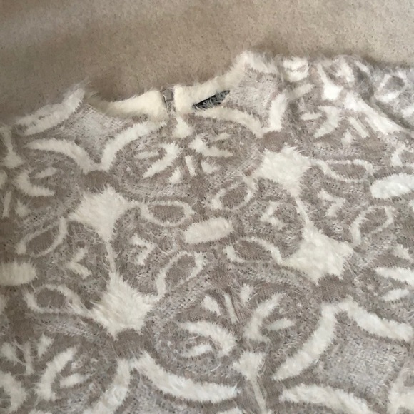 Nic+Zoe sweater! - Picture 2 of 6